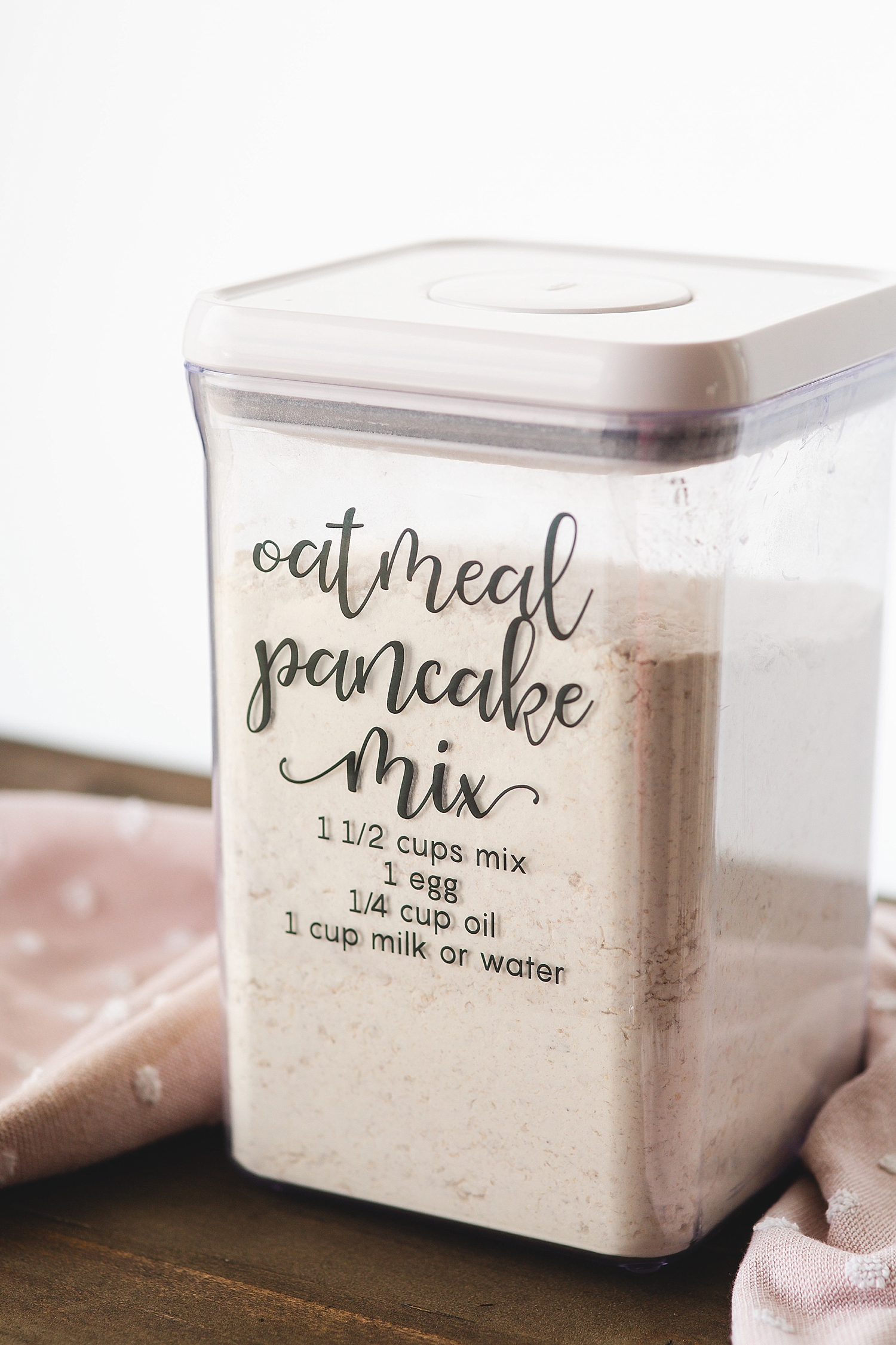 Easy DIY Oatmeal Pancake Mix | DIY Pancake Mix Recipe | Pancake Mix Recipe | Make ahead dry mix | Pancakes from scratch | Make Ahead Pancake Mix Recipe on the Six Clever Sisters blog!