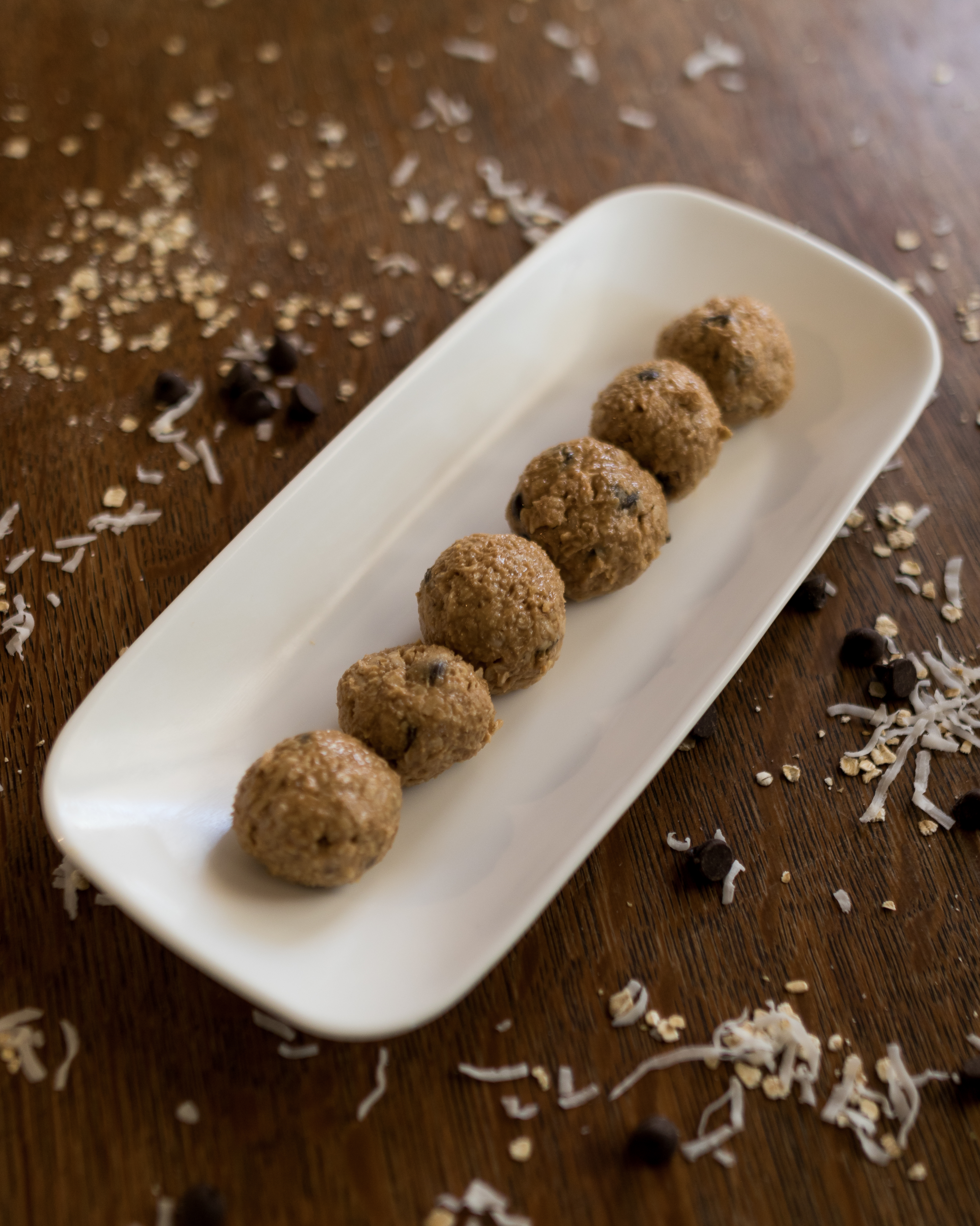 No Bake Protein Balls | Energy Balls | No Bake Dessert | Energy Bites | Protein Bites | No Bake Energy Bites | Peanut Butter Balls | These five ingredient protein balls are a breeze to make and a delicious treat when you need that afternoon pick-me-up. Sweetened only with sugar, they are a great option for a guilt-free snack! Find the recipe at SixCleverSisters.com