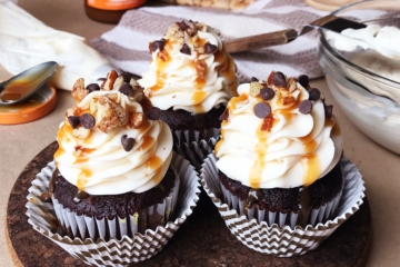 Chocolate Turtle Cupcakes with Caramel Buttercream | Cupcakes | Chocolate | Caramel | Easy Frosting Recipe | Buttercream | Caramel Buttercream | Cupcake Recipe | Pecan | Dessert | Easy Dessert | Cake | Turtle Cake | Recipe | Six Clever Sisters