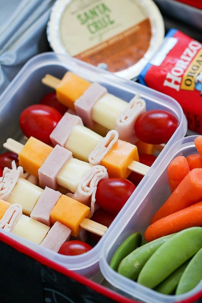 Lunch Box Ideas | School Lunches | School Lunch Box | Lunch Box Food | School Lunches | Looking for healthy lunches to pack for your kids for school this year? Check out my list of great lunch box ideas at SixCleverSisters.com