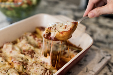 Stuffed Shells Recipes | Stuffed Shells Tasty | Stuffed Shells With Meat Sauce | Stuffed Shells Recipe | Stuffed Shells and Cheese | Easy Stuffed Shells With Meat | Best Easy Stuffed Shells | Stuffed Shells Beef | Stuffed Shells Easy | Freezer Meals | Freezer Meals Make Ahead | Looking for an easy weeknight dinner that is fast to make and a great recipe to freeze? This easy dinner recipe is one of our favorites! #recipes #recipesoftheday #recipesfordinner #freezer #dinner #dinnerrecipes #dinnerideas #pasta #pastafoodrecipes #easymeals #sixcleversisters