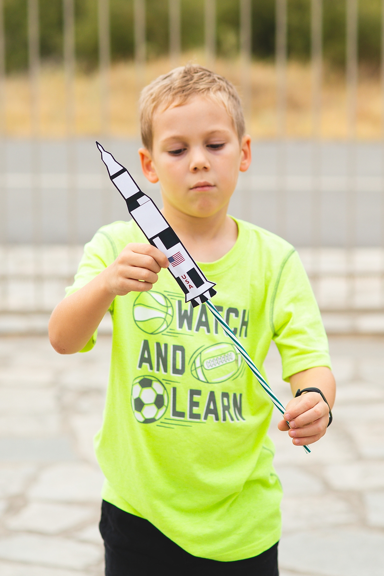 Straw Rockets Craft (with Free Rocket Template) | Straw Rocket Printable | Rocket Craft for Kids | Apollo 11 Paper Craft (with Free Rocket Printable) | Apollo 11 Printable Craft | Straw Rocket Printable Craft with free template on the Six Clever Sisters blog!