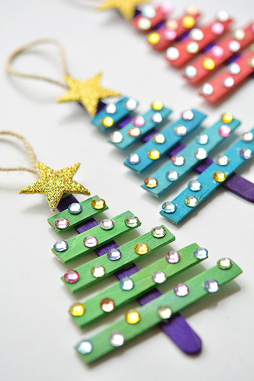 Holiday Crafts for Kids | Easy Christmas Crafts | Christmas Tree Crafts | Christmas Tree Crafts DIY | Christmas Tree Crafts for Kids | Christmas Tree Crafts for Kids to Make | Holiday Crafts | Holiday Crafts for Kids | These fun, festive Christmas tree crafts for kids to make are sure to put you in the holiday spirit! Find all the Christmas tree craft ideas you need for some fun craft ideas to make with kids this holiday season! #christmas #christmastree #crafts #craftsforkids #holiday #kidsactivities #holidaycrafts