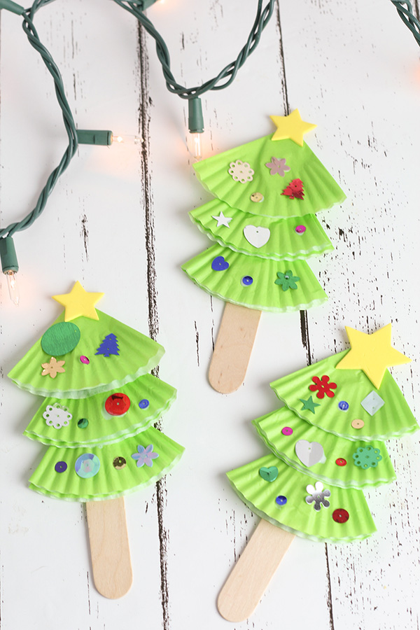 Holiday Crafts for Kids | Easy Christmas Crafts | Christmas Tree Crafts | Christmas Tree Crafts DIY | Christmas Tree Crafts for Kids | Christmas Tree Crafts for Kids to Make | Holiday Crafts | Holiday Crafts for Kids | These fun, festive Christmas tree crafts for kids to make are sure to put you in the holiday spirit! Find all the Christmas tree craft ideas you need for some fun craft ideas to make with kids this holiday season! #christmas #christmastree #crafts #craftsforkids #holiday #kidsactivities #holidaycrafts