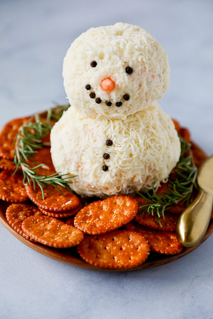 Cheeseball Recipes | Holiday Appetizers | Christmas Recipes | Thanksgiving Recipes | Party Food | Party Appetizers | Christmas Appetizer | Healthy Appetizers | Keto Appetizer | Keto Recipe | Low Carb Appetizers | Low Carb Recipes | Christmas Cheeseball | Easy Recipes | Easy Holiday Food | Christmas Food Ideas | Party Ideas | Holiday Food | Six Clever Sisters