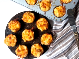 Appetizer | Easy Appetizer | Kid Friendly | Kid Friendly Appetizer | Party Food | Kid Party | Christmas Food | Fun Food | Mac and Cheese | Mac and Cheese Appetizer | Mac N Cheese Bites | Bacon Appetizer | Mac with Bacon | Six Clever Sisters