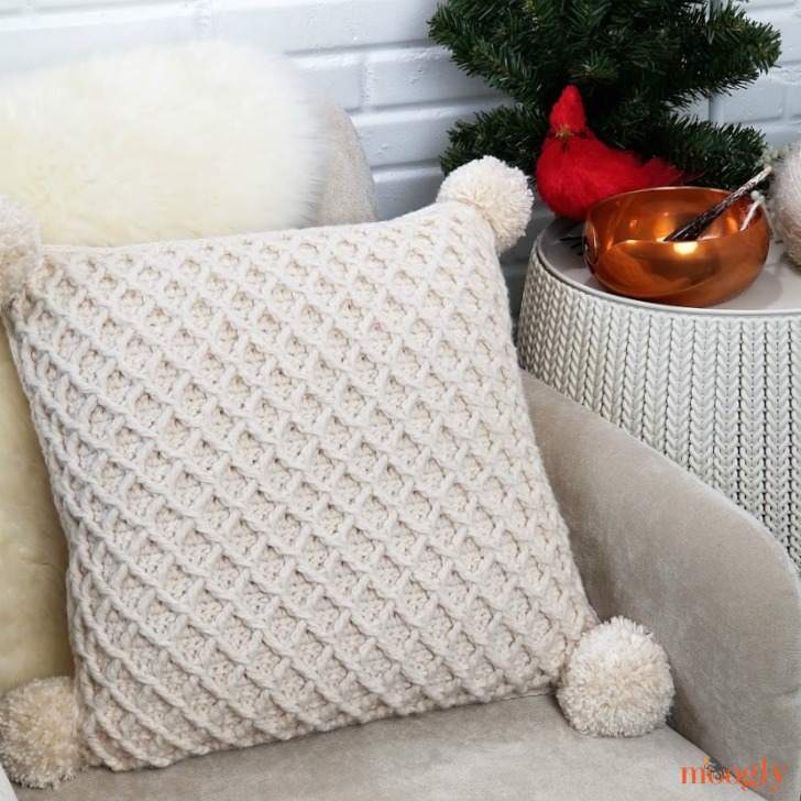 Farmhouse Style | Farmhouse Pillows | Farmhouse Decor | Farmhouse Living Room | Farmhouse Pillow Covers | Farmhouse Pillows Couch | Crochet Patterns | Crochet Pillow Patterns | Crochet Project | Free Crochet Patterns | Joanna Gaines Style | Joanna Gaines Living Room | Joanna Gaines Pillows | Six Clever Sisters