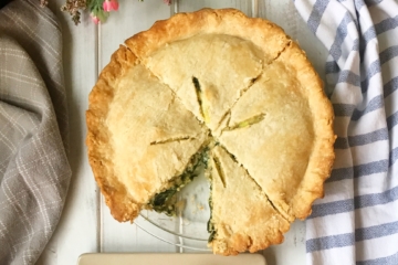 Spinach Pie | Spinach Recipes | Spinach Dinner | Spinach Quiche | Sausage Recipes | Dinner | Family | Meal | Easy Dinner | Quick Meal | Easy Recipe | Cheese | Pie Crust | Homemade | Six Clever Sisters