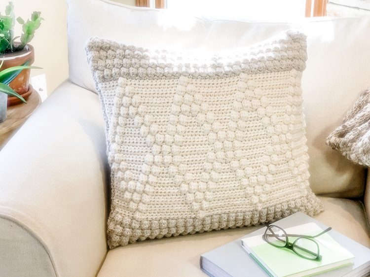 Farmhouse Style | Farmhouse Pillows | Farmhouse Decor | Farmhouse Living Room | Farmhouse Pillow Covers | Farmhouse Pillows Couch | Crochet Patterns | Crochet Pillow Patterns | Crochet Project | Free Crochet Patterns | Joanna Gaines Style | Joanna Gaines Living Room | Joanna Gaines Pillows | Six Clever Sisters