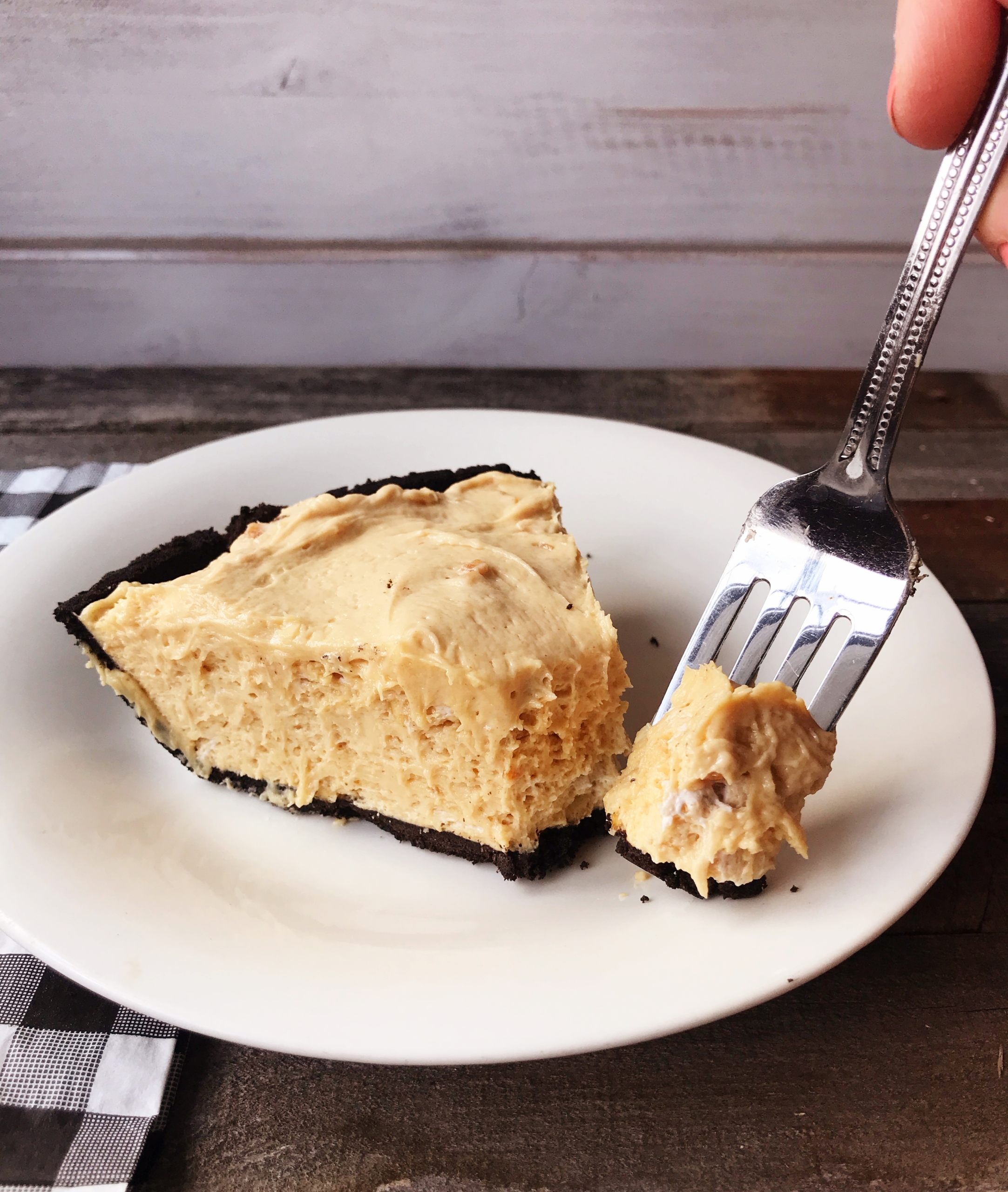 Peanut Butter Pie | Dessert | PB Dessert | Easy Recipe | Easy Desserts | Cold Dessert | Summer | Easy Dessert Recipe | Quick Desserts | Chocolate Peanut Butter | Chocolate | Pie | Food | Six Clever Sisters