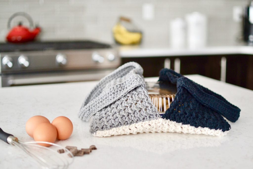 Free Crochet Patterns | Free Crochet Dishcloth Patterns | Free Crochet Dishcloth Patterns Cotton | Free Crochet Towel Patterns | Free Crochet Dish Cloth Patterns Easy | Free Crochet Dish Scrubby Patterns | Farmhouse Decor | Farmhouse Kitchen | Farmhouse Crochet Dishcloth | Farmhouse Crochet Table Runner | DIY Farmhouse Decor | Six Clever Sisters