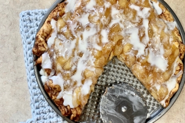 Dessert Pizza | Dessert Recipes Easy | Apple Pie | 2 Ingredient | Easy Dessert Recipes Quick | Apple Pie Pizza | Brunch Recipes | Apple Dessert | Cinnamon Rolls Easy | Six Clever Sisters