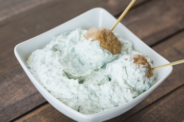 Spinach Yogurt Tzatziki Sauce | Spinach Yogurt Dip | Spinach Dip | Spinach Recipes | Tzatziki Sauce Recipe Easy | Easy Tzatziki