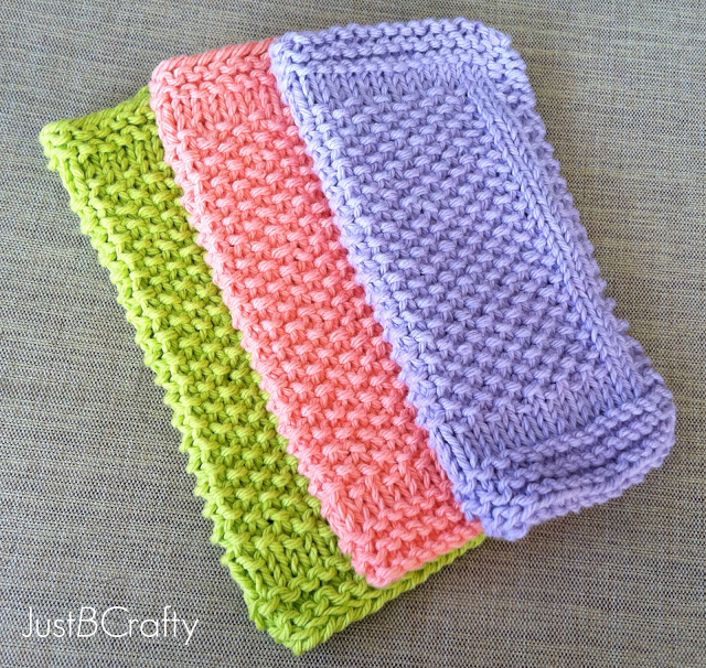 Knit Dishcloth | Knit Dishcloth Pattern | Knit Dishcloth Free Pattern | Knit Dishcloth Pattern Easy | Knit Dishcloth for Beginners | Knit Dishcloth Tutorial | Beginner Knit Dishcloth Pattern Free | Knit Dishcloth Pattern Free | Knit Dishcloths Free Patterns | Looking for an easy knit dishcloth pattern? This is easy to make and great for beginners! So, if you're just learning or need a simple knitting pattern, check this out. #knit #knitting #tutorial #giftideas #pattern #freepattern #yarn #howto