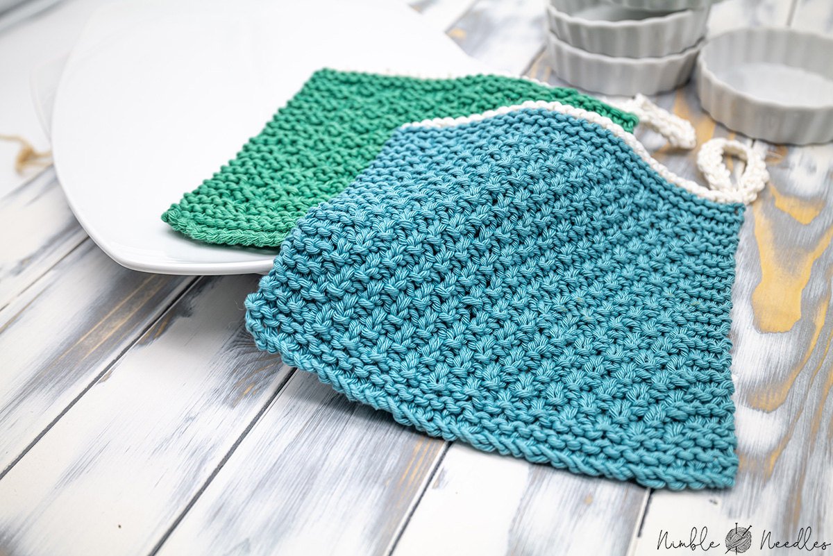 Knit Dishcloth | Knit Dishcloth Pattern | Knit Dishcloth Free Pattern | Knit Dishcloth Pattern Easy | Knit Dishcloth for Beginners | Knit Dishcloth Tutorial | Beginner Knit Dishcloth Pattern Free | Knit Dishcloth Pattern Free | Knit Dishcloths Free Patterns | Looking for an easy knit dishcloth pattern? This is easy to make and great for beginners! So, if you're just learning or need a simple knitting pattern, check this out. #knit #knitting #tutorial #giftideas #pattern #freepattern #yarn #howto