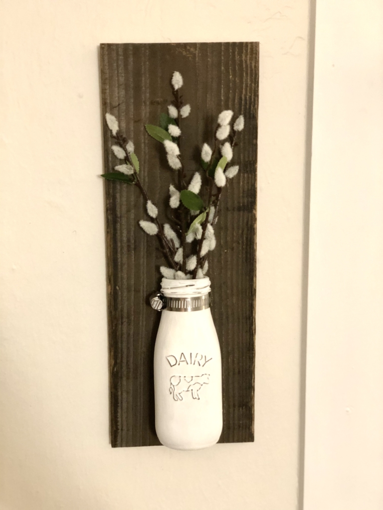 Mason Jar Sconces | DIY Jar Sconce | Mason Jar DIY | Farmhouse Decor | DIY Farmhouse | Learn how to make these beautiful mason jar sconces for your farmhouse at SixCleverSisters.com