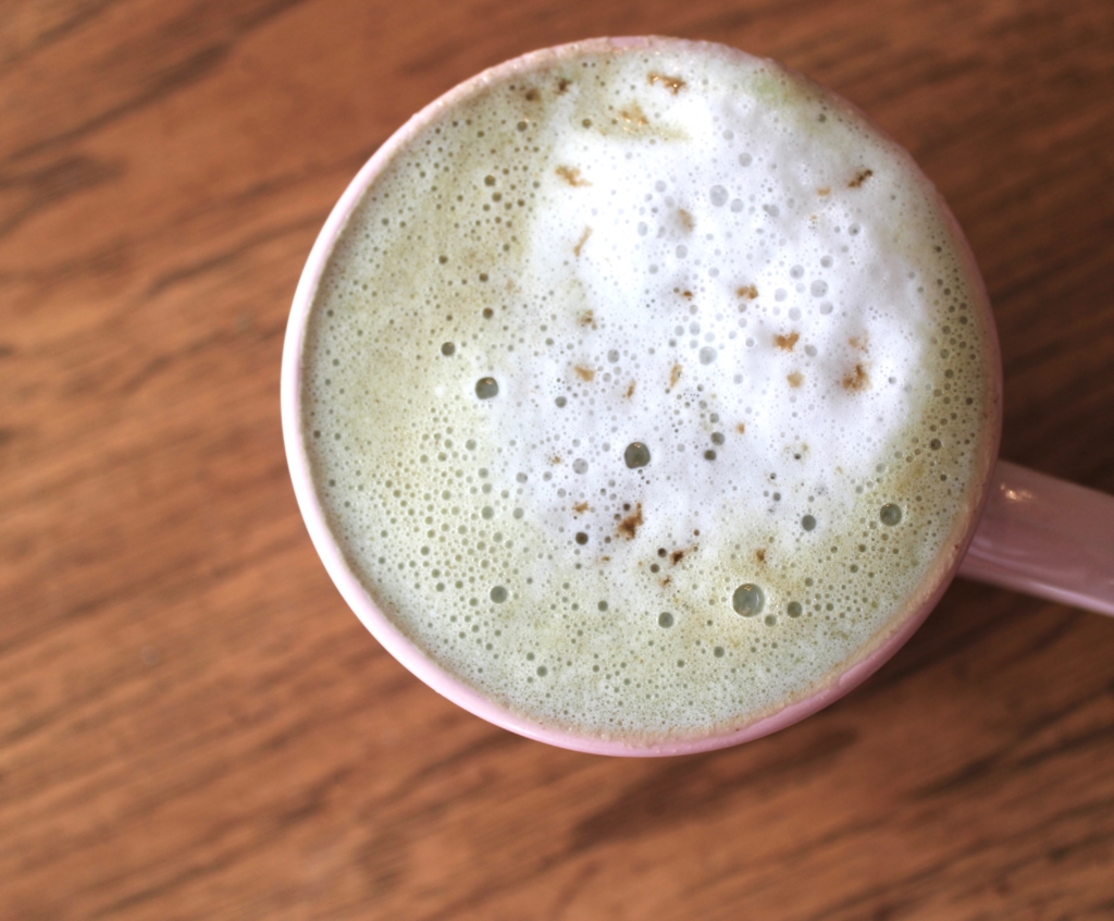 Copycat Starbucks Pistachio Latte | How to make pistachio latte | How to make hot pistachio latte | Copycat Starbucks latte | Copycat Starbucks recipes | Copycat Starbucks Drinks | Copycat Restaurant Recipes | Six Clever Sisters