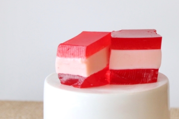 Valentines Day food | Valentines Day for kids | Valentines Day Food Ideas | Jello Recipes | Finger Jello | Layered Jello | Layered Finger Jello | Easy Kid Food | Kids Snack Ideas | Kids Snacks | Jello Desserts | Six Clever Sisters