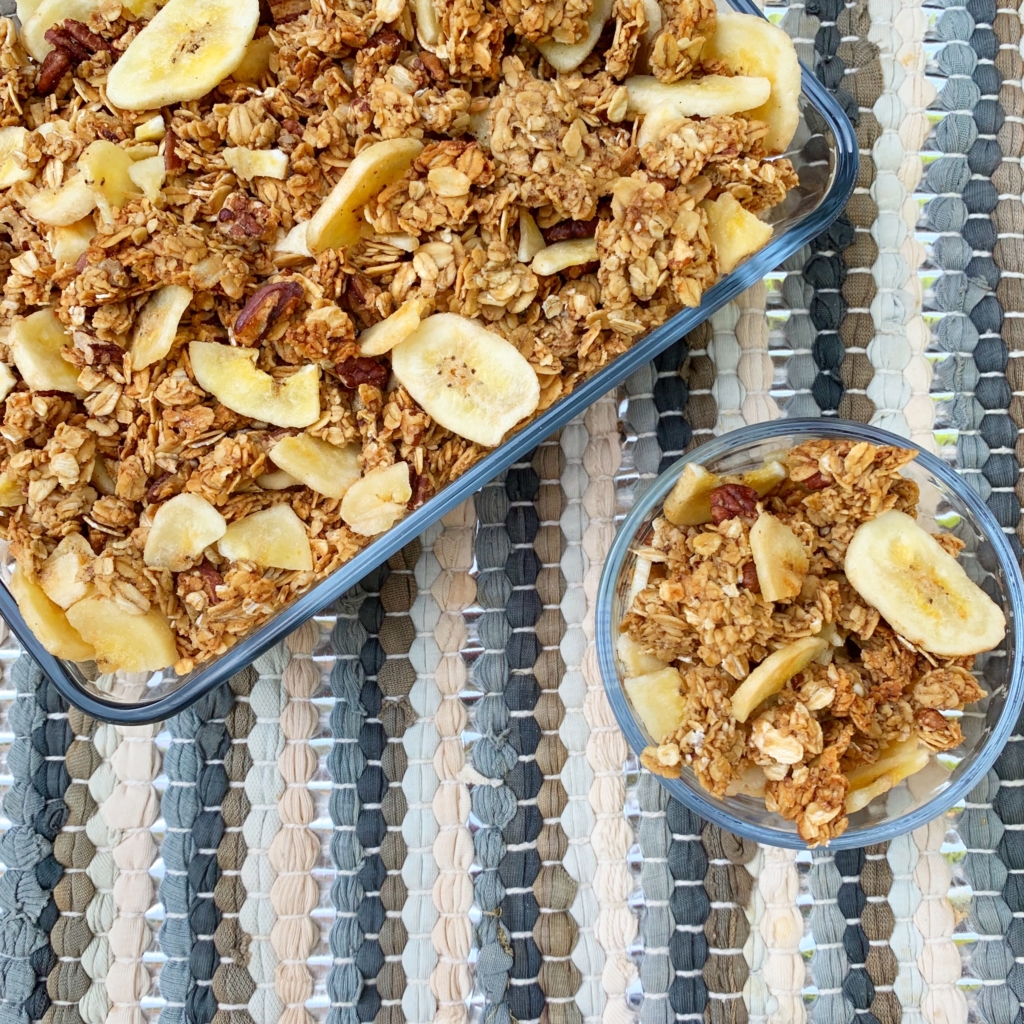 Banana Nut Granola | Granola Recipe | Easy Breakfast | Healthy Breakfast | Breakfast Ideas | Homemade granola | Pecan | Banana Recipe | Cereal Recipe | Healthy | Oats | Oatmeal Recipe | Six Clever Sisters