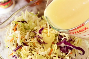 Coleslaw Recipe | Coleslaw | Easy Coleslaw Recipe | Summer Sides | Side Dish for Summer Cookout | Side Dish for Summer BBQ | Best Summer Side Dish | Easy Salad Recipes | Looking for a quick summer side dish to throw together to take to your next picnic of bbq? This simple summer coleslaw recipe is a great cold side for gatherings! #summer #salad #coleslaw #easyrecipe #recipes #recipeoftheday #picnic #july4th #bbq