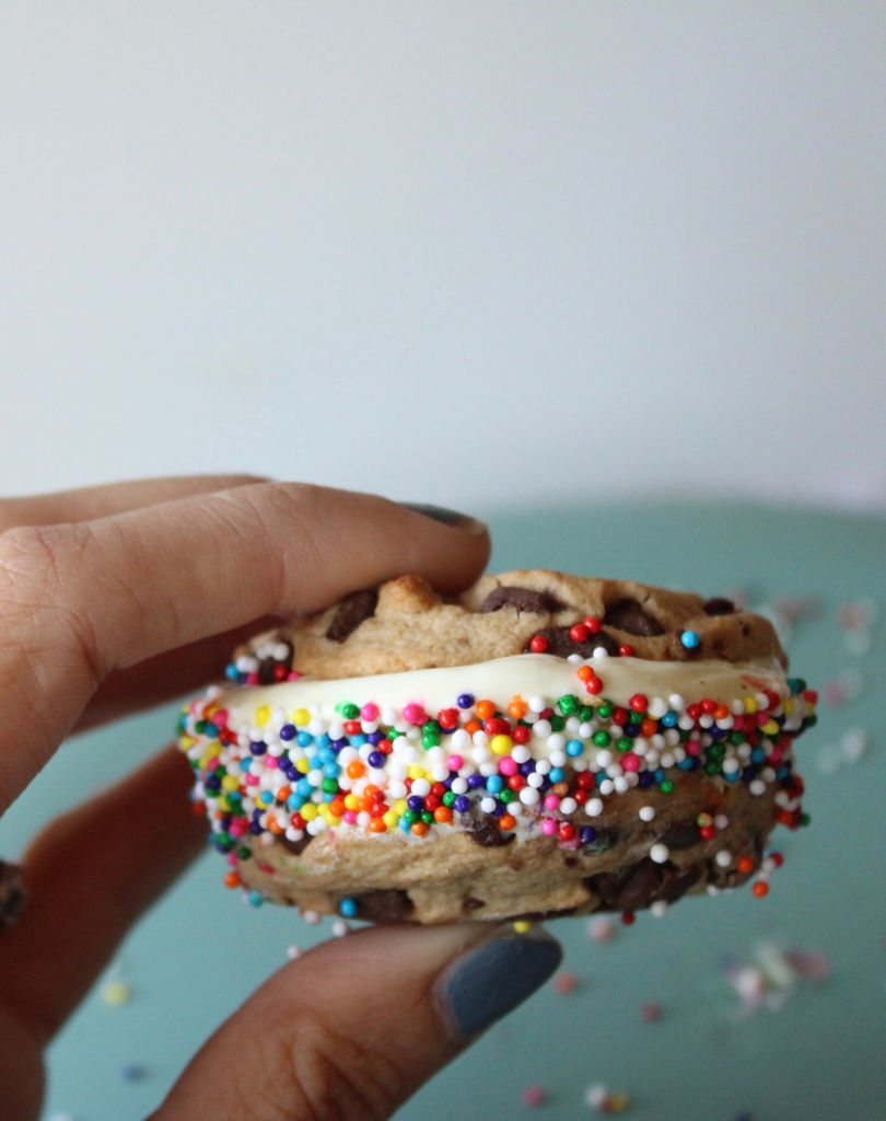 Ice Cream Sandwich Recipe | Ice Cream Bar | Ice Cream Recipe | Summer Desserts | Ice Cream Party | Summer Recipes | Pool Party Recipes | Kids Summer Recipes | Easy Summer Recipes | Easy Summer Dessert | Easy Ice Cream Sandwiches | Six Clever Sisters