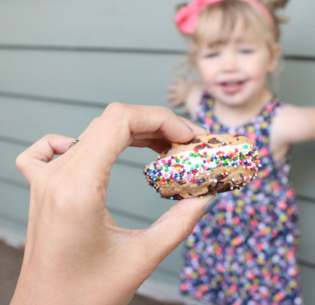 Ice Cream Sandwich Recipe | Ice Cream Bar | Ice Cream Recipe | Summer Desserts | Ice Cream Party | Summer Recipes | Pool Party Recipes | Kids Summer Recipes | Easy Summer Recipes | Easy Summer Dessert | Easy Ice Cream Sandwiches | Six Clever Sisters