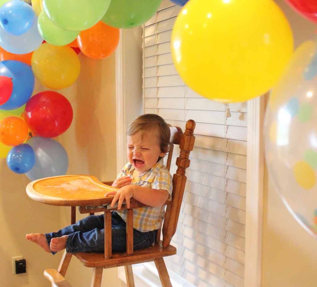 Balloon Arch DIY | Balloon Arch Background | Balloon Arch Ideas | How to Make A Balloon Arch | Rainbow Balloon Arch | Six Clever Sisters