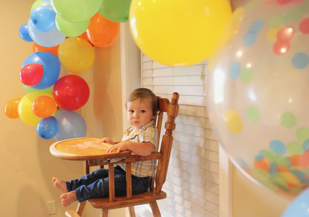 Balloon Arch DIY | Balloon Arch Background | Balloon Arch Ideas | How to Make A Balloon Arch | Rainbow Balloon Arch | Six Clever Sisters