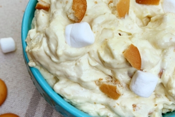 Banana Pudding Peanut Butter Fluff | Pudding | Banana Pudding | Easy Dessert | Fluff Dessert | Marshmallow | Peanut Butter | Pudding | Light Dessert | Southern Banana Pudding | Easy Recipe | Six Clever Sisters