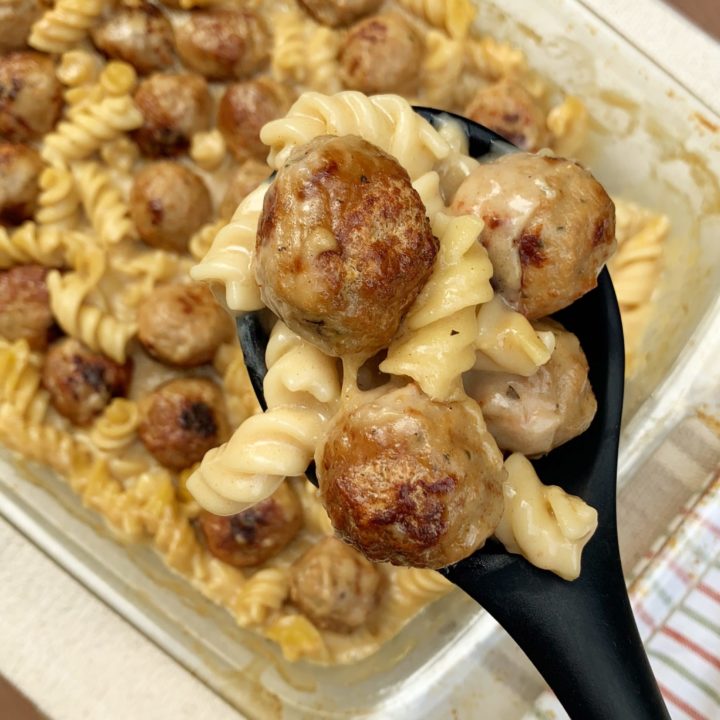 Swedish Meatball Pasta Bake | Easy Dinner | Quick Meal | Pasta Recipe | Frozen Meatballs | Kid Friendly | Easy Meal | Family | Swedish | Swedish Meatball | IKEA | Pasta Bake | Six Clever Sisters