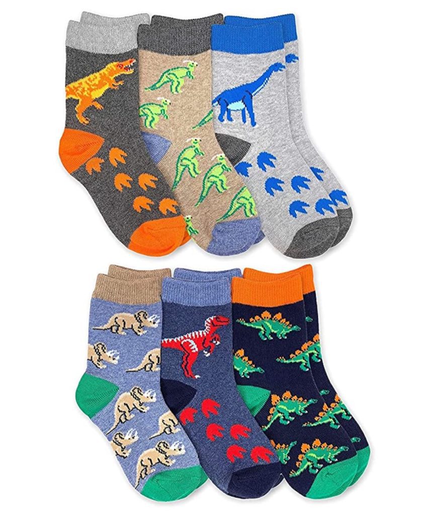 Dinosaur Gifts | Dinosaur Gift Ideas | Dinosaur Gifts for Boys | Dinosaur Gift Ideas for Boys | Dinosaur Birthday Gifts | Detailed Gift List on the Six Clever Sisters blog!