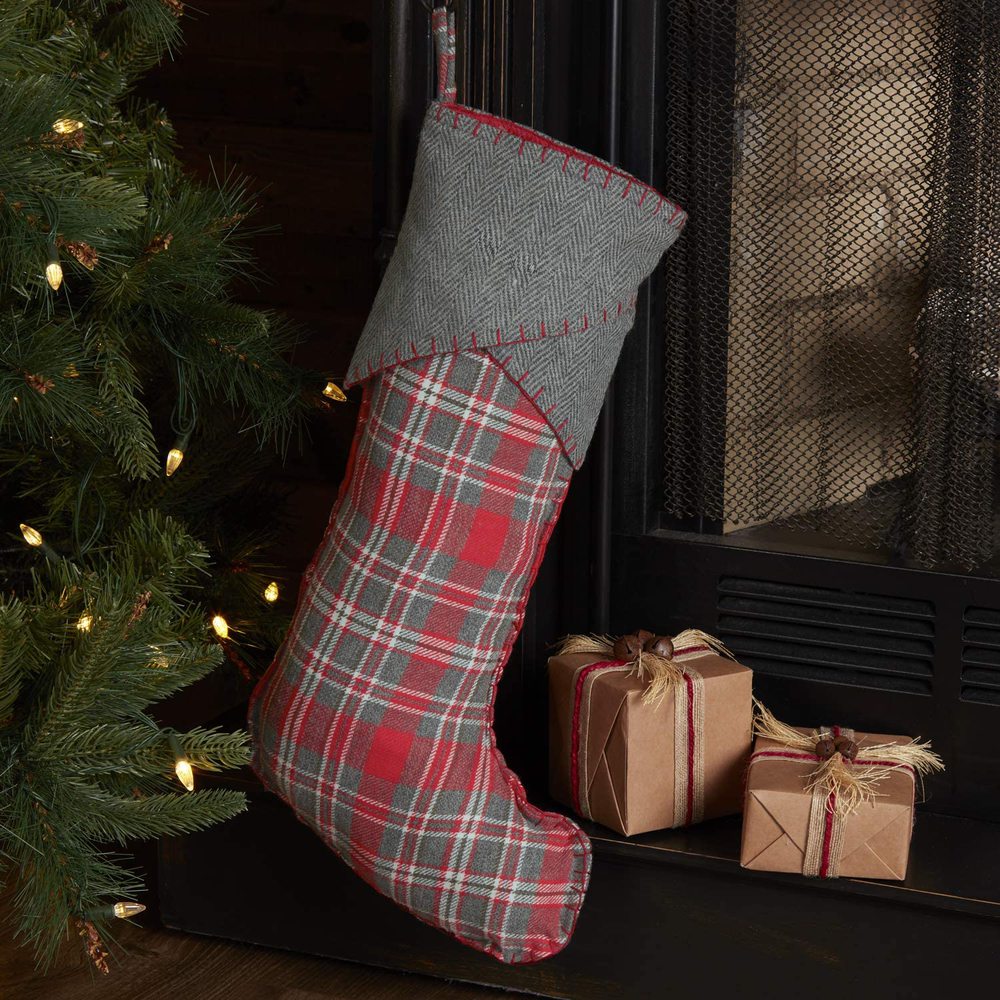 Christmas | Christmas Shopping | Stockings Christmas | Stockings Amazon | Looking for some super adorable Christmas stockings for the family? These Christmas stockings are all on Amazon with great reviews! #christmas #shopping #christmastime #amazon #shopping #holiday