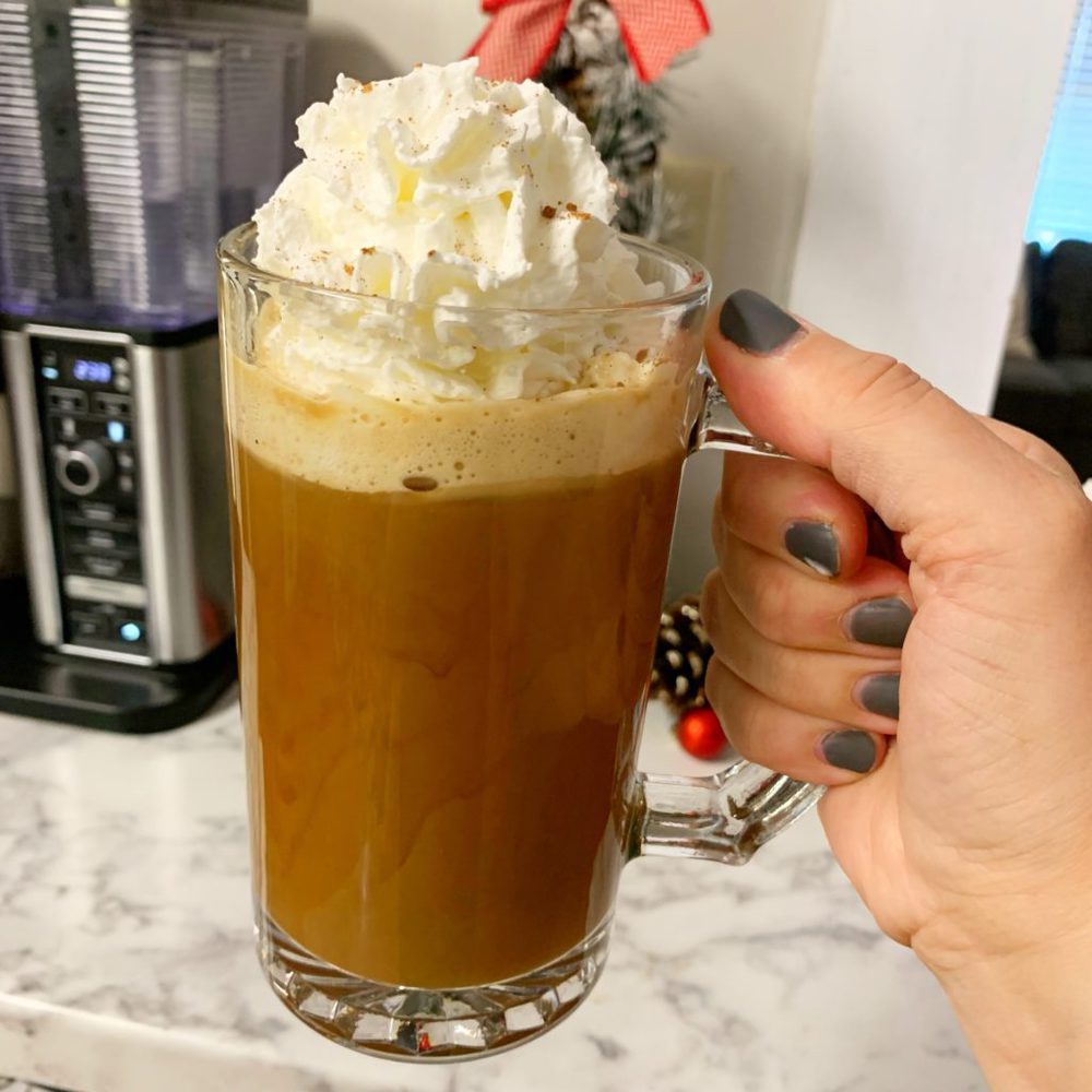 Gingerbread Coffee | Gingerbread Latte | Molasses | Christmas Coffee | Coffee Recipe | Gingerbread | Cookie | Starbucks Copycat | Starbucks Winter | Winter Drink | Christmas | Hot Drink Recipe | Latte | Pumpkin | Six Clever Sisters