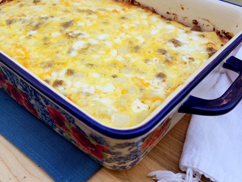 Easy Breakfast Casserole | Brunch Recipe | Breakfast | Egg Casserole | Easy Recipe | Family Breakfast | Sausage | Hashbrown Recipe | Casserole Recipe | Saturday Brunch | Hearty Breakfast | Egg Recipe | Six Clever Sisters