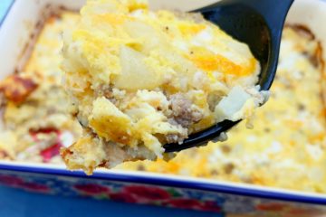 Easy Breakfast Casserole | Brunch Recipe | Breakfast | Egg Casserole | Easy Recipe | Family Breakfast | Sausage | Hashbrown Recipe | Casserole Recipe | Saturday Brunch | Hearty Breakfast | Egg Recipe | Six Clever Sisters