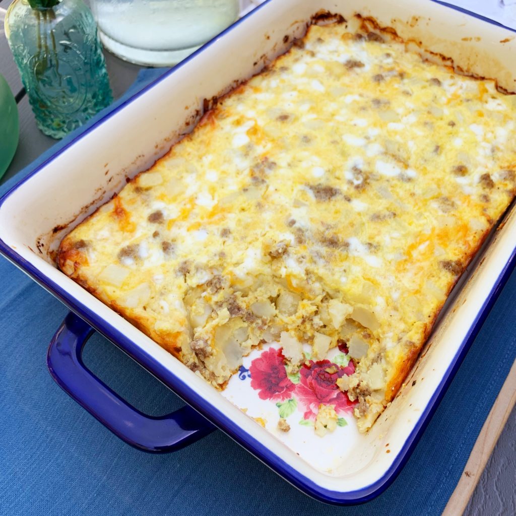 Easy Breakfast Casserole | Brunch Recipe | Breakfast | Egg Casserole | Easy Recipe | Family Breakfast | Sausage | Hashbrown Recipe | Casserole Recipe | Saturday Brunch | Hearty Breakfast | Egg Recipe | Six Clever Sisters