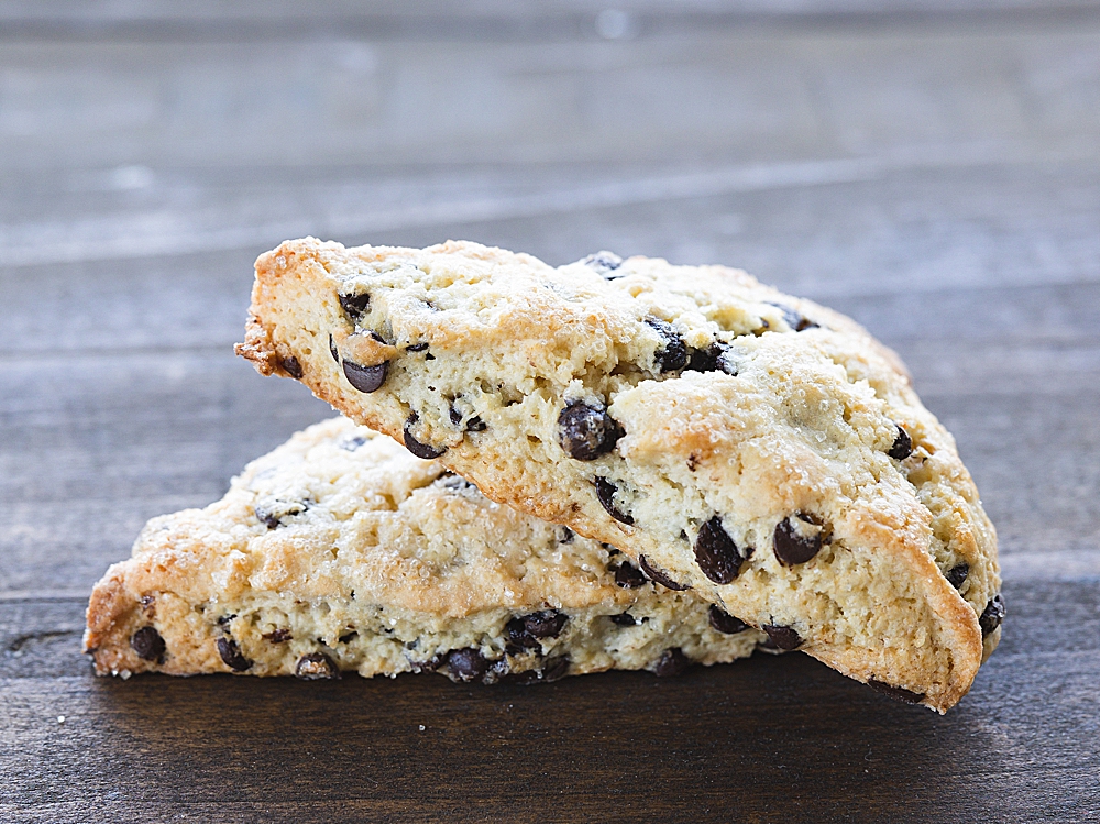 Chocolate Chip Scones Recipe | Easy Scones Recipe | Chocolate Chip Scones no buttermilk | Moist Scone Recipe | Scones with sour cream | The BEST Chocolate Chip Scones - easy recipe on the Six Clever Sisters blog!