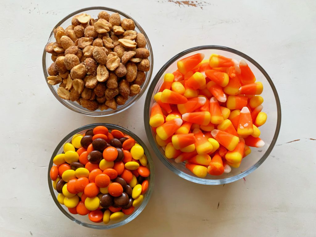 Fall Chex Mix | Chex Mix | Party Mix | Candy Corn | Fall Snack Mix | Easy Snack | Party Food | Reese's | Cinnamon | Party Mix | Six Clever Sisters