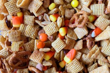 Fall Chex Mix | Chex Mix | Party Mix | Candy Corn | Fall Snack Mix | Easy Snack | Party Food | Reese's | Cinnamon | Party Mix | Six Clever Sisters