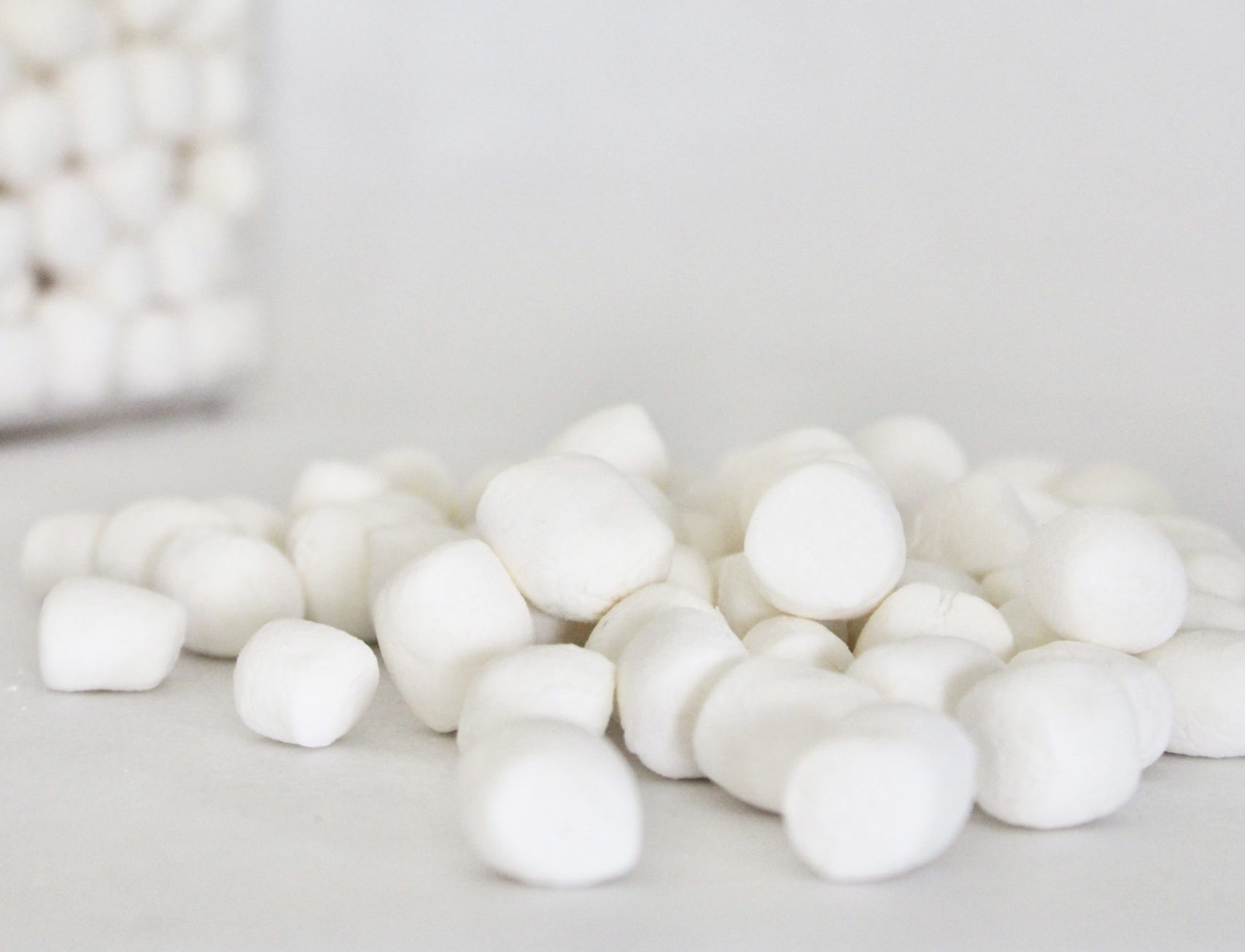 Dehydrated Mini Marshmallows ~ The Recipe Bandit