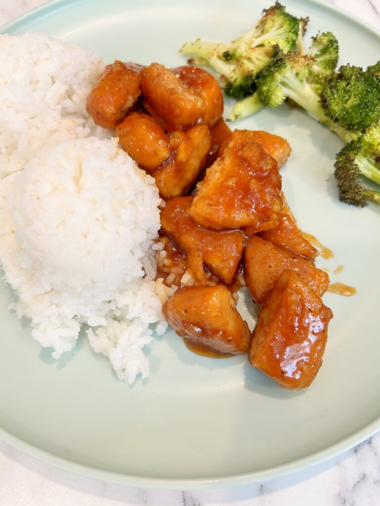 Easy Orange Chicken | Quick dinner | weeknight meal | Copycat Orange Chicken | Copycat Panda Express | Chicken | Kid Friendly meal | Easy Recipe | Six Clever Sisters