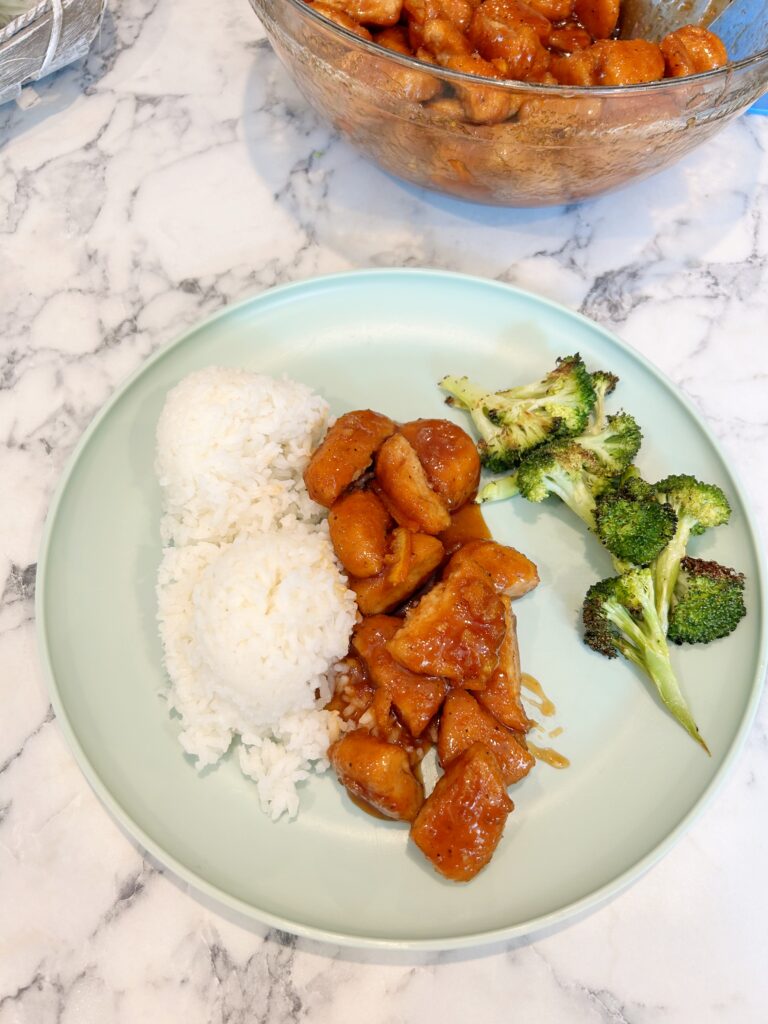 Easy Orange Chicken | Quick dinner | weeknight meal | Copycat Orange Chicken | Copycat Panda Express | Chicken | Kid Friendly meal | Easy Recipe | Six Clever Sisters