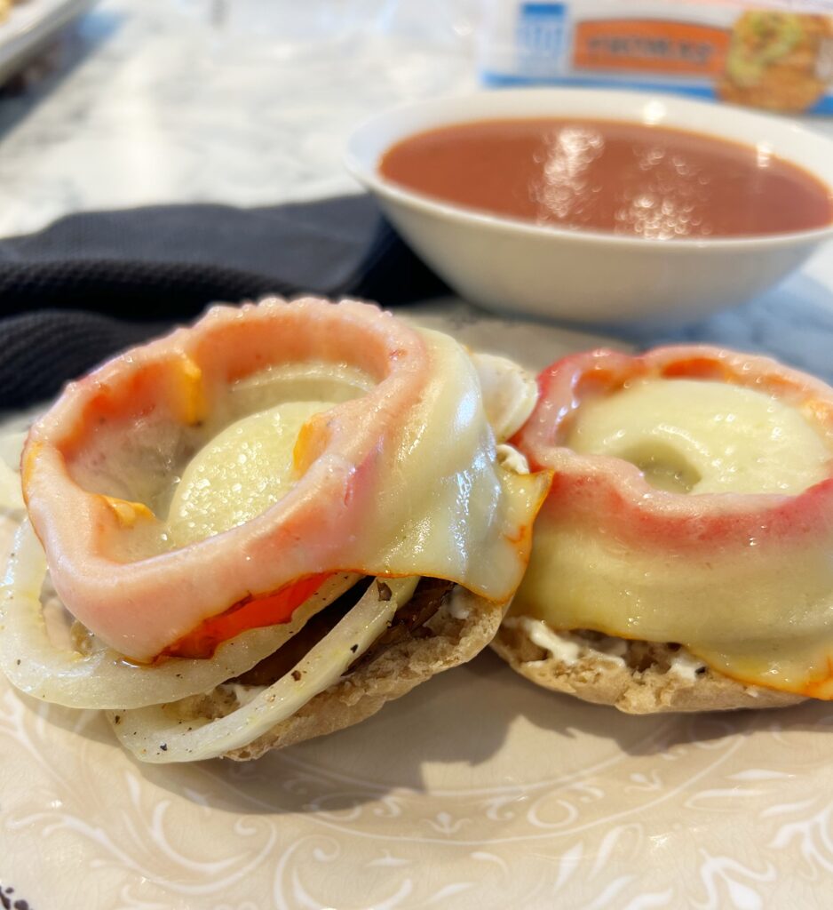 Roasted Veggie English Muffin Sandwich | Healthy Lunch | Healthy Breakfast | Roasted Veggie | Peppers | English Muffins | Easy Lunch | Quick Breakfast | Breakfast on the go | Six Clever Sisters