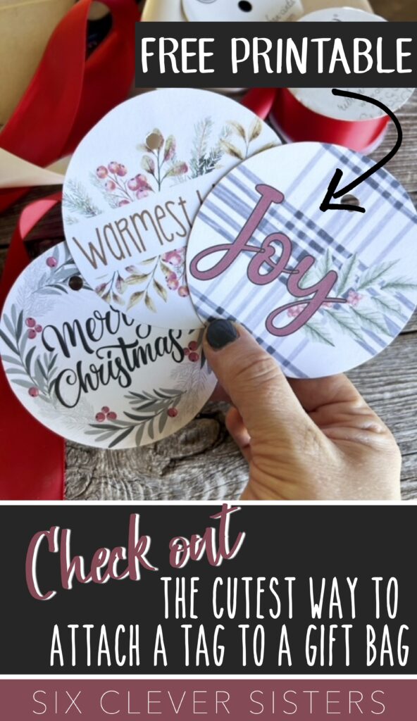 Round Christmas Tag | Christmas Printable | Free Printable Tag | Cmas Tag free | DIY Christmas | How to Wrap a Gift | Tag for a Gift bag | Pretty Christmas Tag | Six Clever Sisters