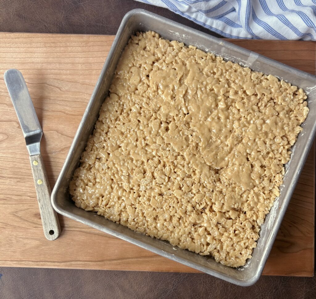 Peanut Butter Rice Krispie Treats | Marshmallows | Summer Dessert | Treat for kids | No bake Dessert | Easy snack | Peanut butter snack | Party Food | Six Clever Sisters 