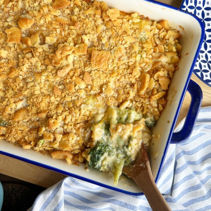 Easy Broccoli Casserole | Casserole for a crowd | Broccoli | Fresh meal | Vegetable Side | Side Dish | Holiday Side dish | Holiday Casserole | Ritz Topping | Comfort Food