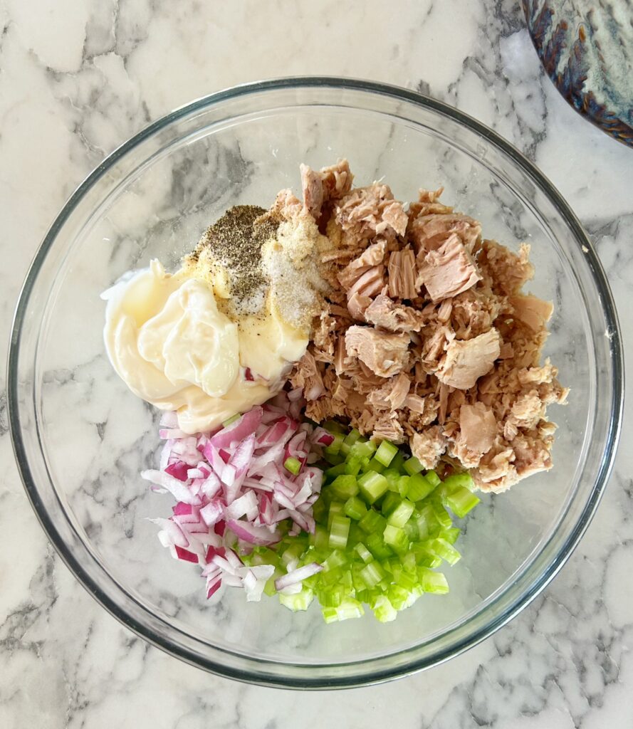 Tuna Salad | Weekday Lunch | Easy Lunch | Lunch Recipe | Lunch to go | Low carb | Keto | Keto lunch | Keto sandwich | Tuna | Low Carb wrap | Low Calorie Meal | Six Clever Sisters