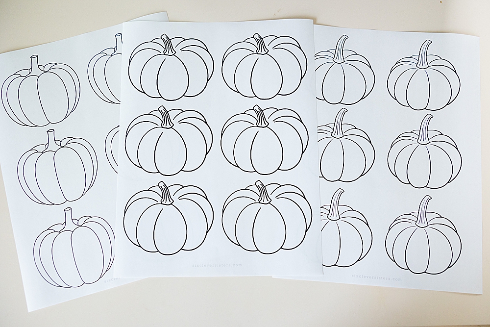 Pumpkin Templates | Outline Pumpkin | Black and White Pumpkin Templates | Large and small pumpkin outline templates free download on the Six Clever Sisters blog!